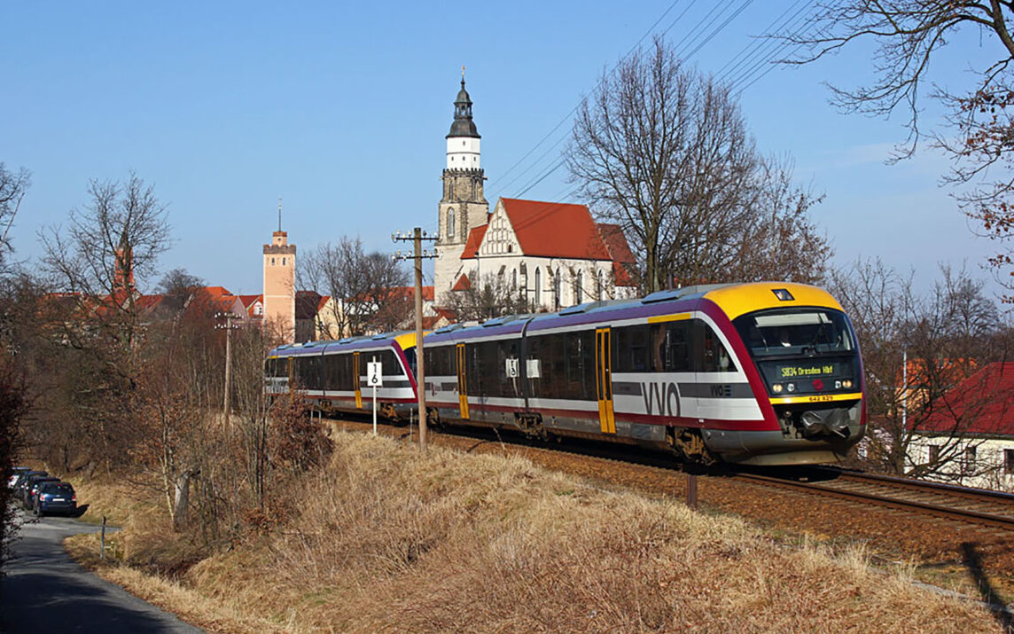Foto: Die Städtebahn Sachsen GmbH ist im SPNV das einzig inhabergeführte, mittelständische Unternehmen und bedient Strecken von Dresden nach Königbrück, Kamenz oder Bad Schandau außerdem geht’s im Wintersport-Express bis nach Altenberg