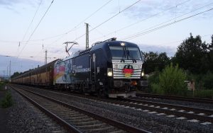PCT-Zug mit "Deutschland"-Lok BR193 aus Anlass von 25 Jahren Deutsche Einheit (Siemens "Vectron")
