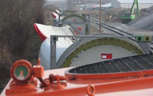 Güterzug-Transport von Windrad-Rotorblättern