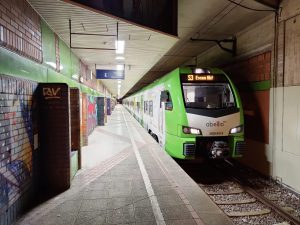 ©Foto: André Rosendahl | railmen | WENDE DER LINIE S3 IM TUNNELBAHNHOF HATTINGEN(RUHR) MITTE MIT ABELLIO 3429 016