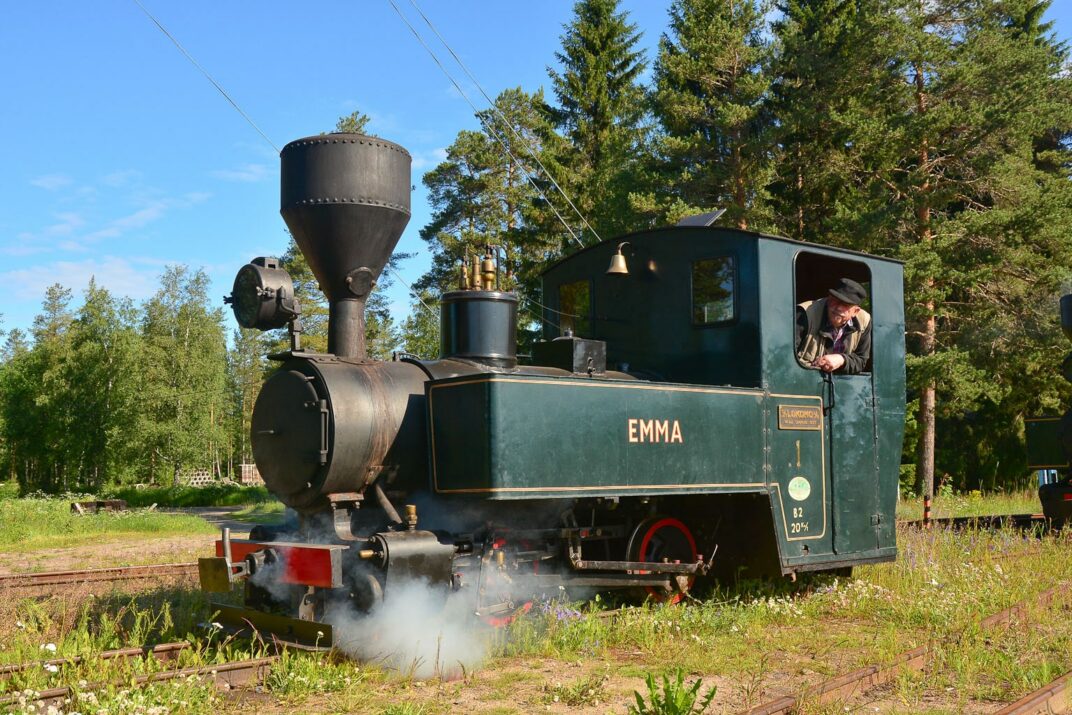 ©Foto: Steffen Mann | railmen | Finnland 2019 | Museumsbahn von Nykarteby Jernväg in Kovjoki | Steffen Mann in "Emma" aus der finnischen Lokfabrik (Tammerfors) Lokomotive BJ 1937 / No. 122