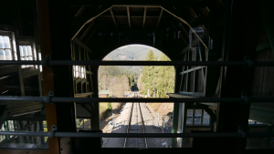 ©Foto: Tim Allgaier | 2021 | railmen Azubis unterwegs mit der Oberweißbacher Berg- und Schwarzatalbahn | Talblick