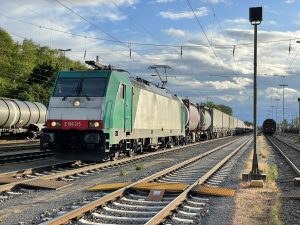 ©Foto: Oliver Külper | railmen | Abfahrbereit in Karlsruhe | Eisenbahnunternehmen: Railtraxx | Baureihe 186