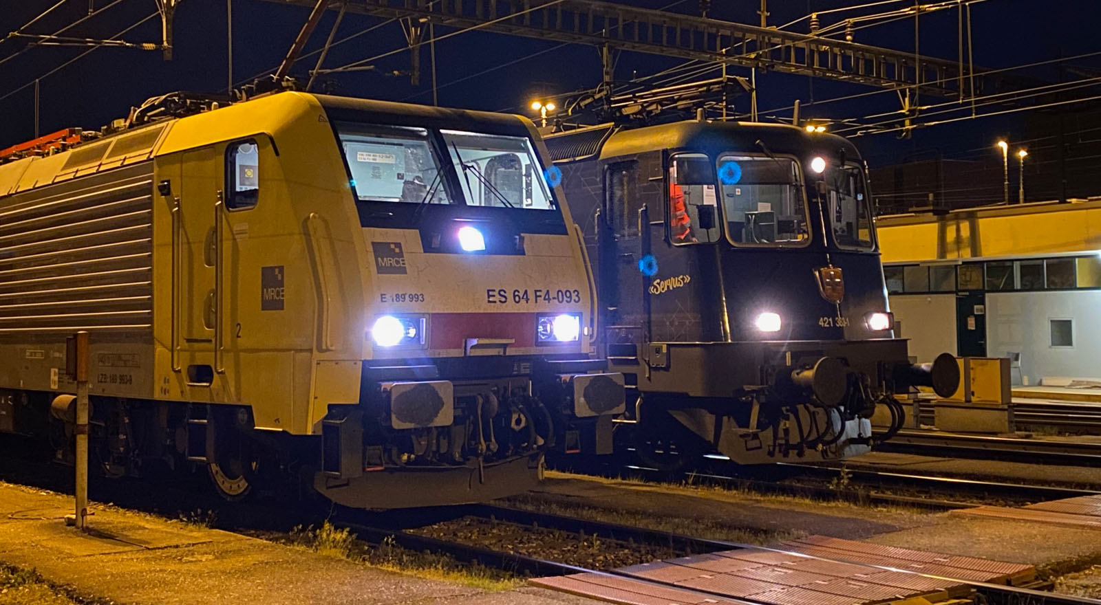 ©Foto: Markus Biehl | railmen | Loks der Baureihe 189 und 421 einträchtig nebeneinander im Rangierbahnhof Muttenz bei Basel