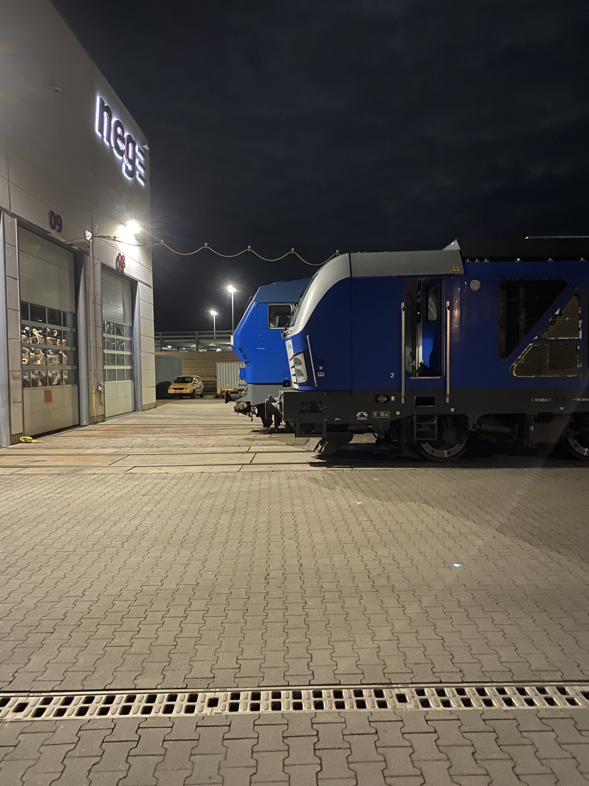 ©Foto: Michael Volmer | railmen Tf | Der blaue AUTOZUG Sylt – Tankstelle und Werkstatt in Niebüll bei der NEG