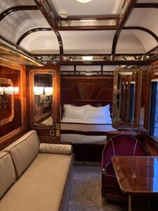 ©FOTO: LARS KÖRNER | RAILMEN-LOKFÜHRER IM EINSATZ FÜR TRAIN CHARTER | Eine der exklusiven Suiten des Venice Simplon-Orient-Express (VSOE).