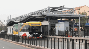 ©FOTO: JÖRG WATZEK | RAILMEN-LOKFÜHRER | Dakar – elektrischer Gelenkbus der hochmodernen Bus-Rapid-Transit-Linie (BRT)