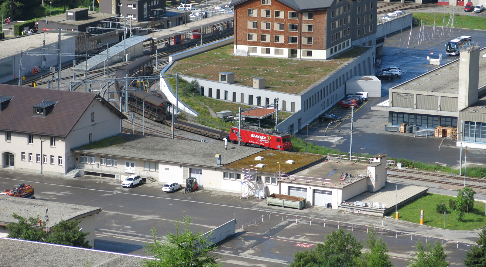 ©FOTO: ERIK LIEBETRUTH | RAILMEN-LOKFÜHRER | Andermatt Hauptbahnhof