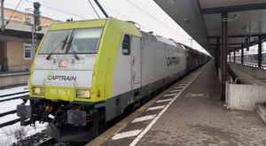 ©FOTO: Thomas Stecken | RAILMEN-LOKFÜHRER | Captrain – Zugvorbereitung für den „Redbullzug“ im Kaiserhafen Bremerhaven. Pendel zwischen Bremerhaven und Lindau Reutin. Mit Personalwechsel in Fulda.