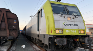 ©FOTO: Thomas Stecken | RAILMEN-LOKFÜHRER | Captrain – Zugvorbereitung für den „Redbullzug“ im Kaiserhafen Bremerhaven. Pendel zwischen Bremerhaven und Lindau Reutin. Mit Personalwechsel in Fulda.